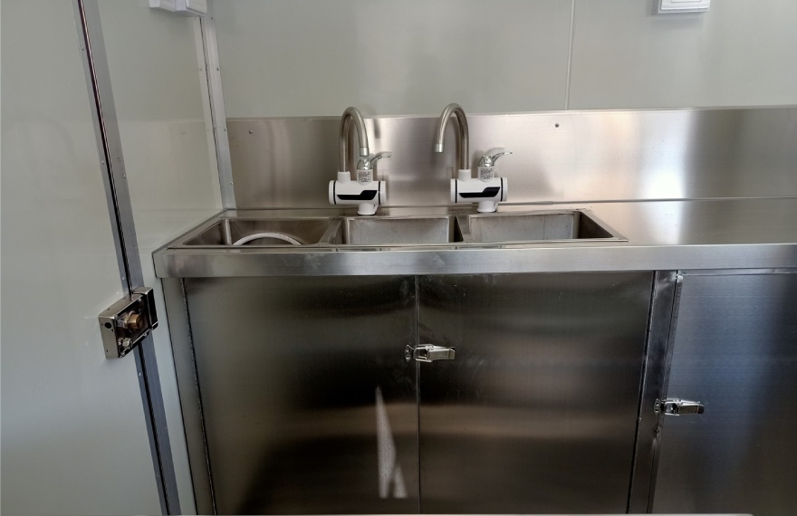3 compartment water sink